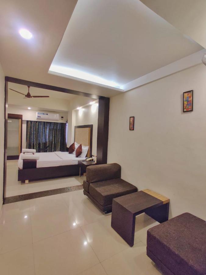 Hotel Ashwin Igatpuri, Pure Veg & Jain Food Kültér fotó