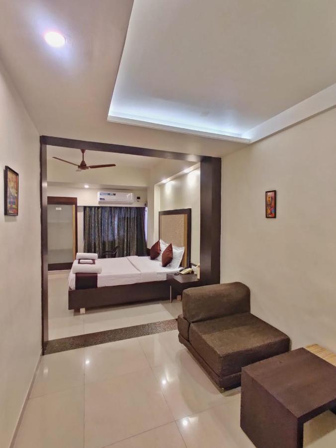 Hotel Ashwin Igatpuri, Pure Veg & Jain Food Kültér fotó
