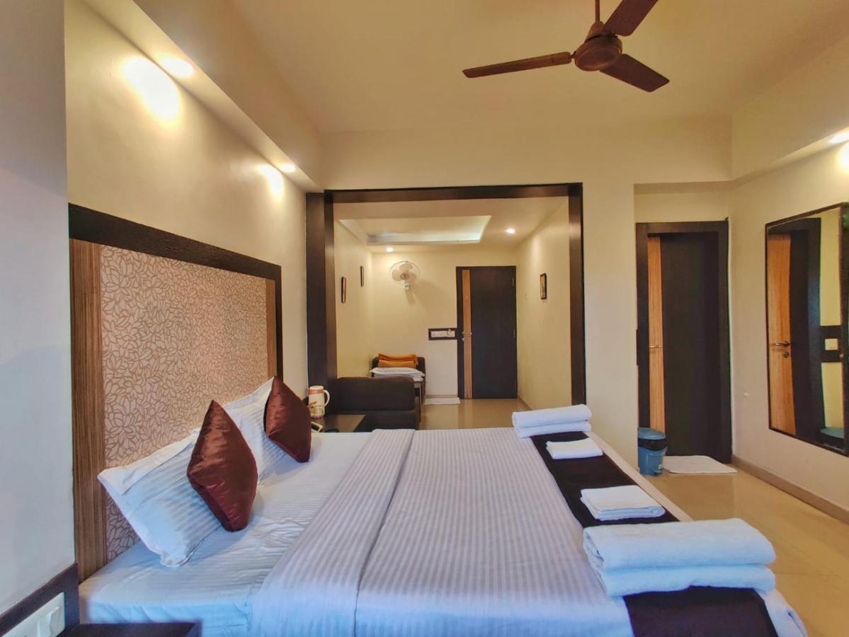 Hotel Ashwin Igatpuri, Pure Veg & Jain Food Kültér fotó