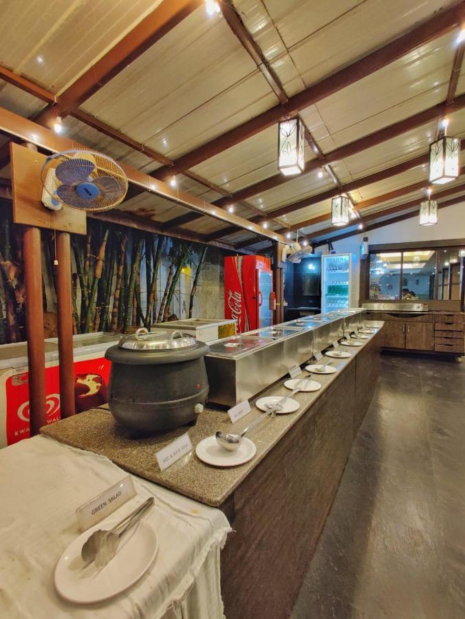 Hotel Ashwin Igatpuri, Pure Veg & Jain Food Kültér fotó