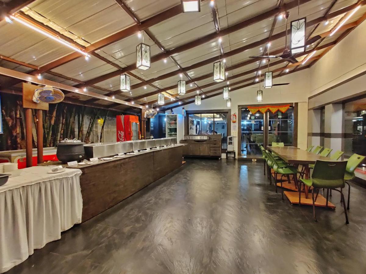 Hotel Ashwin Igatpuri, Pure Veg & Jain Food Kültér fotó