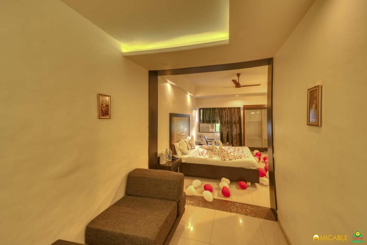 Hotel Ashwin Igatpuri, Pure Veg & Jain Food Kültér fotó