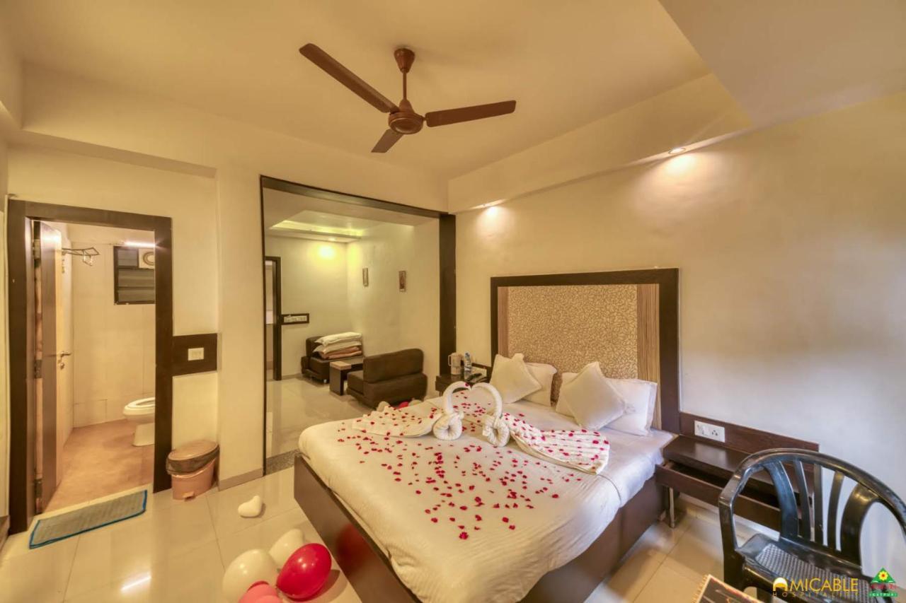 Hotel Ashwin Igatpuri, Pure Veg & Jain Food Kültér fotó