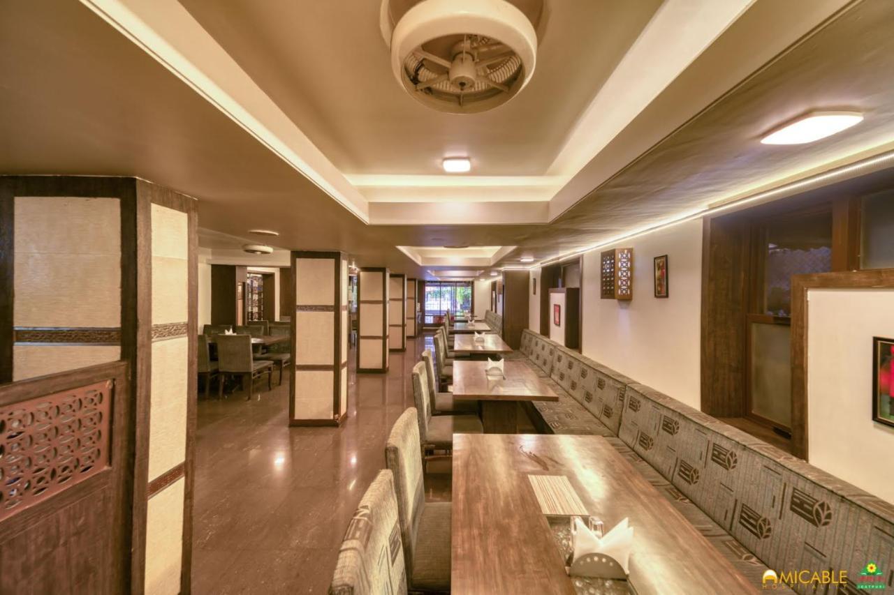 Hotel Ashwin Igatpuri, Pure Veg & Jain Food Kültér fotó