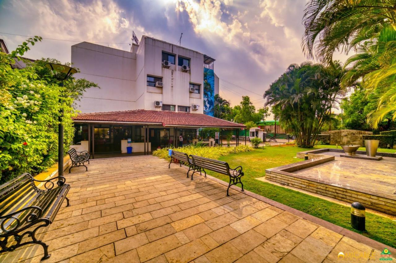 Hotel Ashwin Igatpuri, Pure Veg & Jain Food Kültér fotó